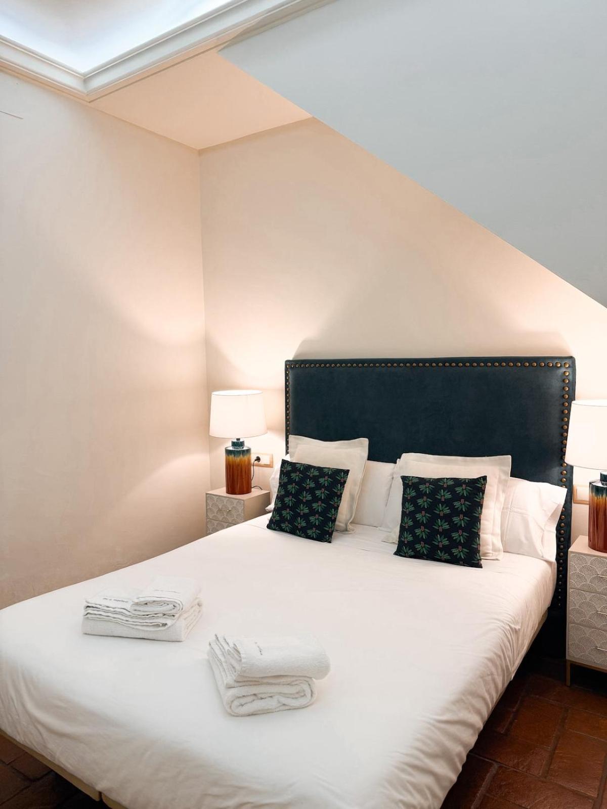 Monkeys Apartments Adriano & Terrace 세비야 외부 사진